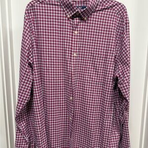 Vineyard Vines Red and White Casual Button Down Shirt